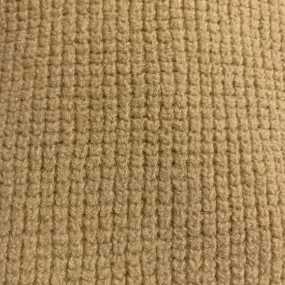 Aritzia sweater - Picture 4 of 4